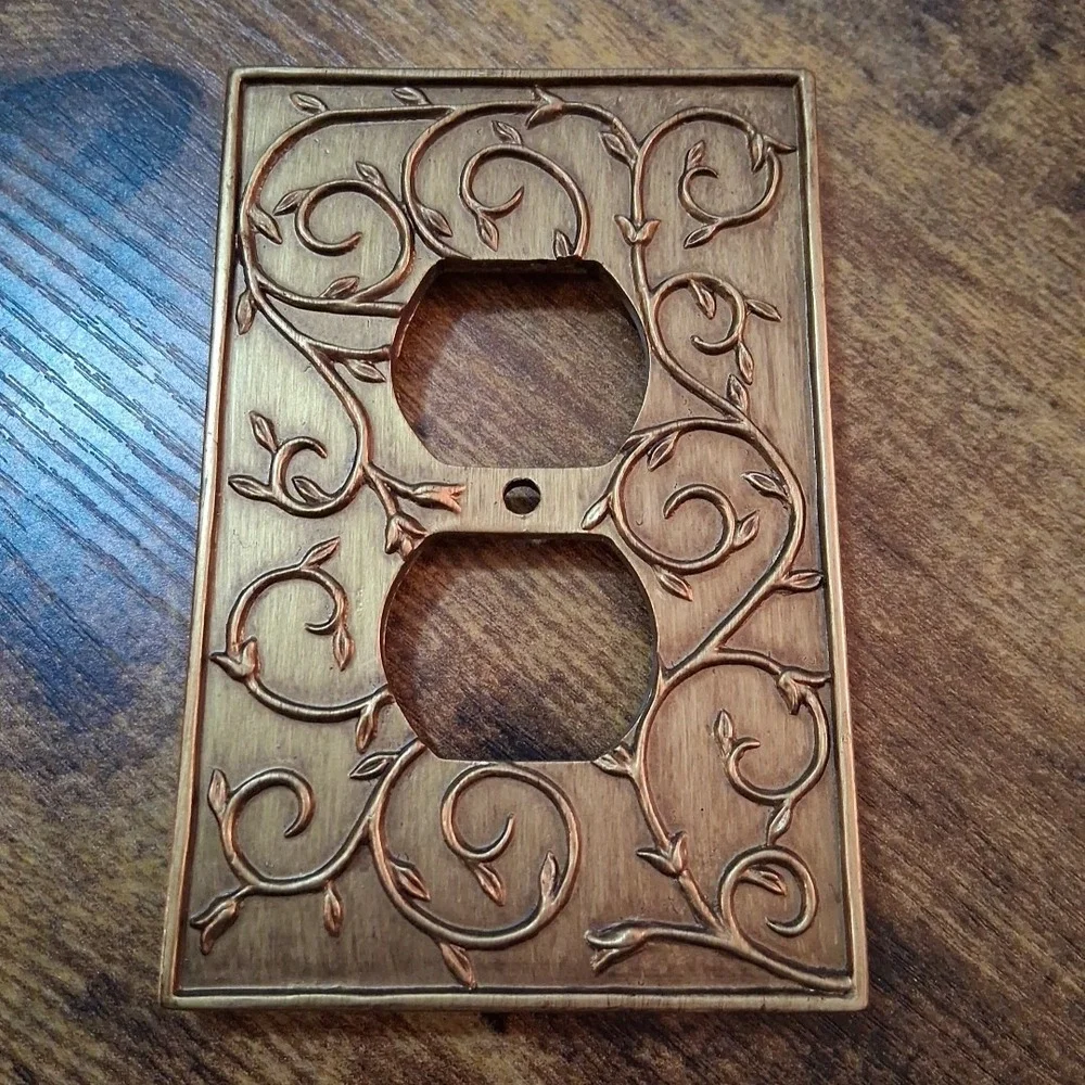 Antique Look Decorative Vines 4 Double Outlet Covers & 2 Switch Plates Set READ